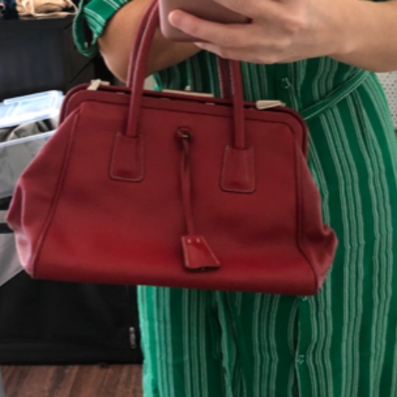 Prada leather red handbag/satchel - Picture 4 of 4